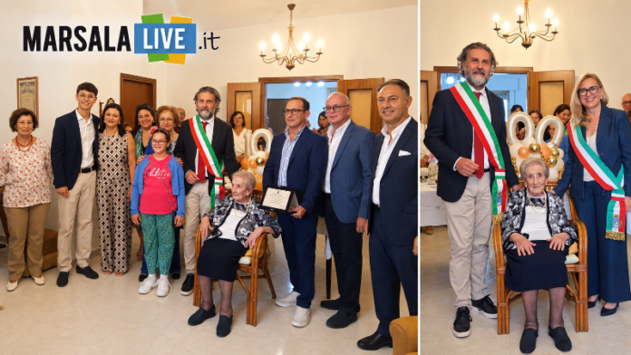 Francesca Figuccia festeggia 100 anni con la famiglia, il sindaco di Petrosino Giacomo Anastasi e la sindaca di Marsala Andreana Patti