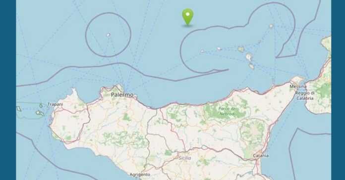 Mappa dell’epicentro del forte terremoto registrato nel Tirreno meridionale il 23 ottobre 2026