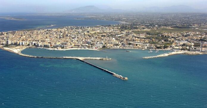 Donna morta al porto di Marsala con intervento di Guardia Costiera e Carabinieri nel porticciolo turistico