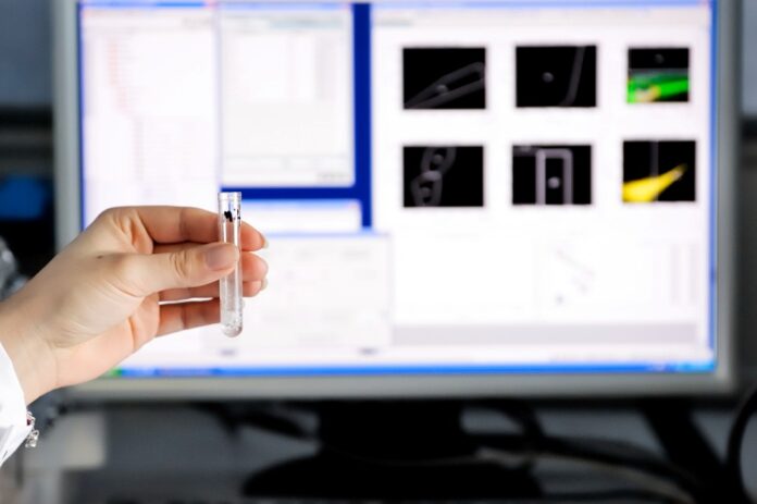 Ricerca sul tumore al seno nei laboratori Humanitas con analisi molecolari per terapie personalizzate